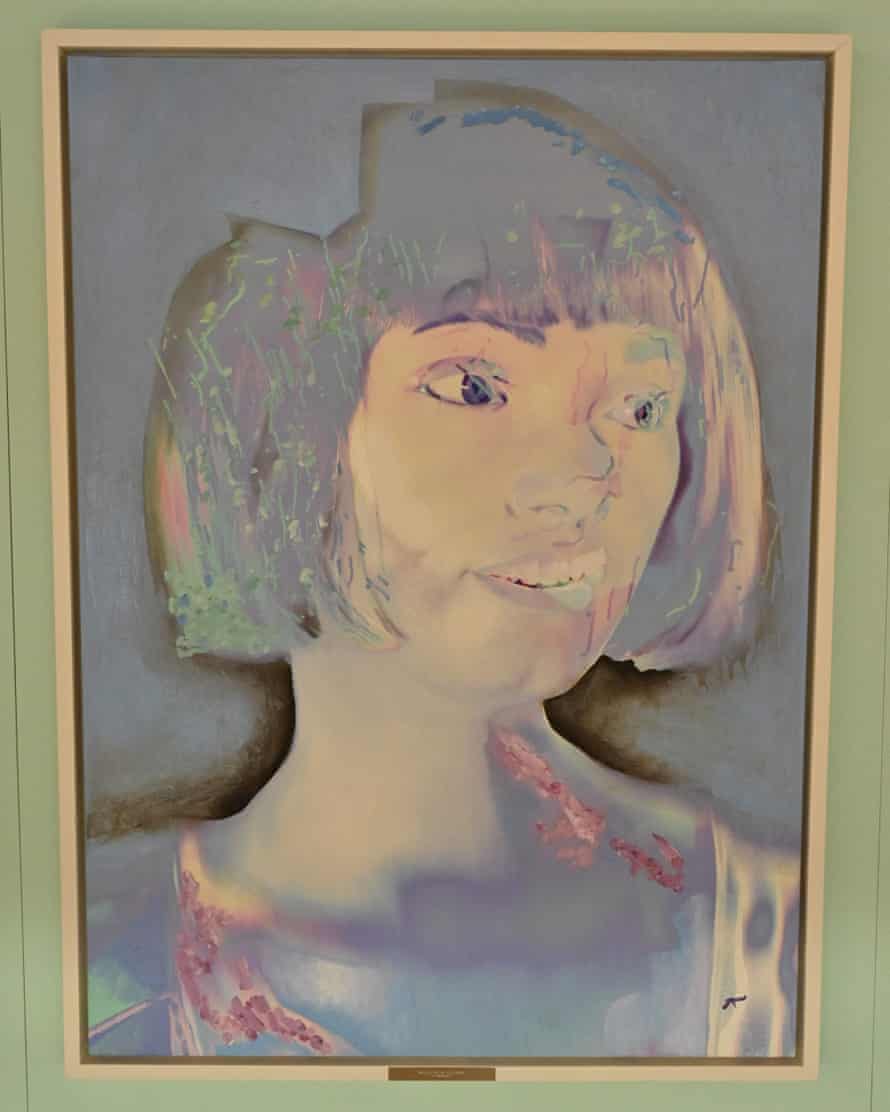 Uno de los autorretratos de Ai-Da en una mezcla de colores pastel