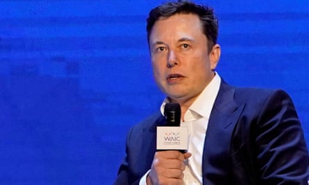 Elon Musk se unió a otras figuras tecnológicas para pedir una pausa en el desarrollo de la tecnología de IA.