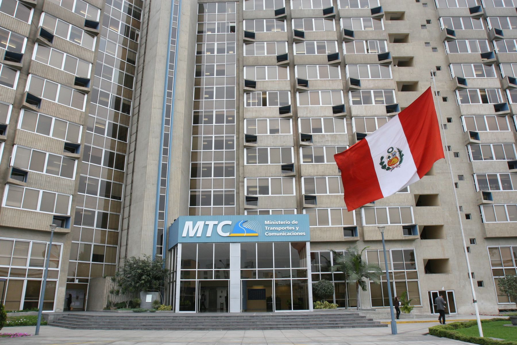 Sede del Ministerio de Transportes y Comunicaciones.  (Andinas)